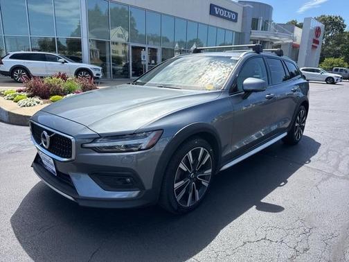 2020 Volvo V60 Cross Country T5