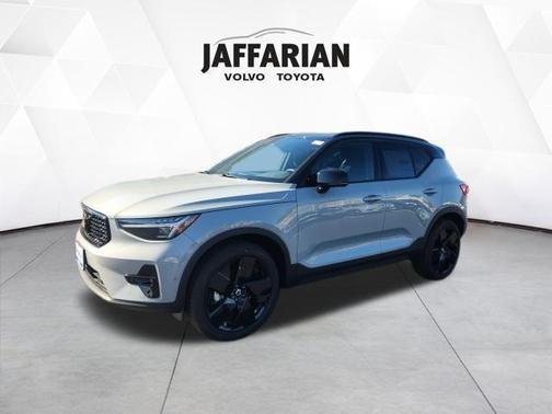 2026 Volvo XC40 B5 Ultra Black Edition
