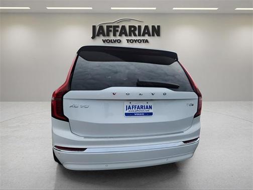 2025 Volvo XC90 Plug-In Hybrid T8 Ultra 6-Seater