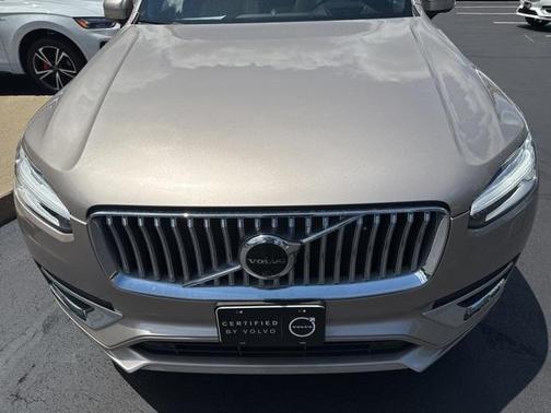 2023 Volvo XC90 Recharge Plug-In Hybrid T8 Ultimate Bright Theme 7-Seater