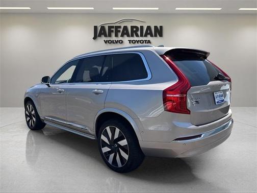 2023 Volvo XC90 Recharge Plug-In Hybrid T8 Ultimate Bright Theme 7-Seater