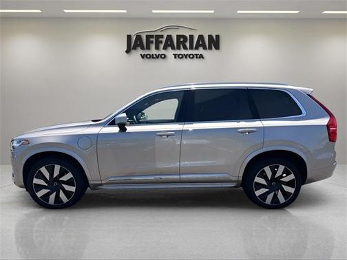 2023 Volvo XC90 Recharge Plug-In Hybrid T8 Ultimate Bright Theme 7-Seater