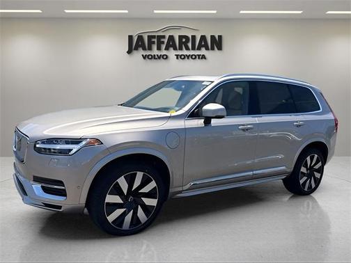 2023 Volvo XC90 Recharge Plug-In Hybrid T8 Ultimate Bright Theme 7-Seater
