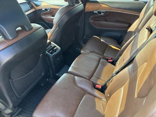 2022 Volvo XC90 Recharge Plug-In Hybrid T8 Inscription Expression Extended Range 7P