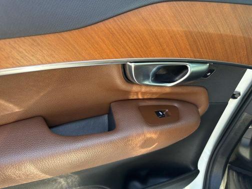 2022 Volvo XC90 Recharge Plug-In Hybrid T8 Inscription Expression Extended Range 7P