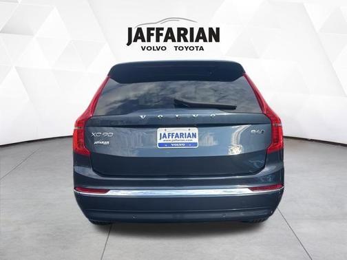 2024 Volvo XC90 B6 Core Bright Theme