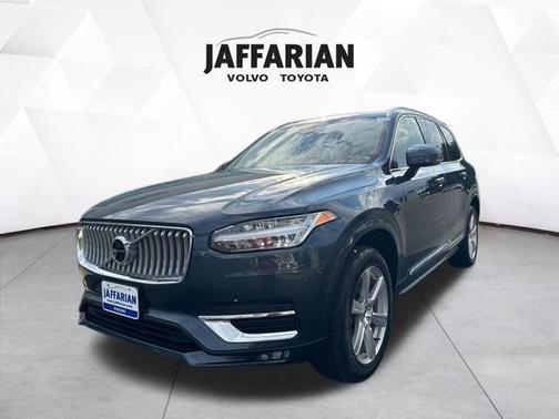 2024 Volvo XC90 B6 Core Bright Theme