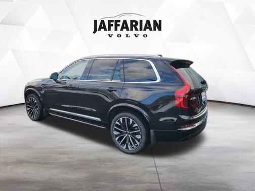 Onyx Black Metallic 2026 Volvo XC90 Plug-In Hybrid T8 Ultra