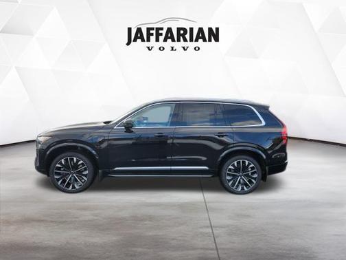 Onyx Black Metallic 2026 Volvo XC90 Plug-In Hybrid T8 Ultra