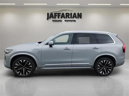 2025 Volvo XC90 Plug-In Hybrid T8 Ultra 7-Seater