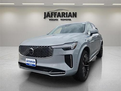 2025 Volvo XC90 Plug-In Hybrid T8 Ultra 7-Seater