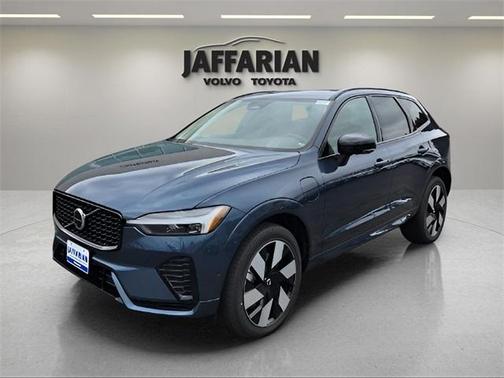 2025 Volvo XC60 Plug-In Hybrid T8 Plus