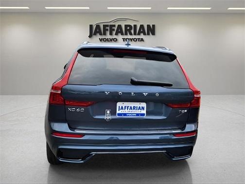 2025 Volvo XC60 Plug-In Hybrid T8 Plus