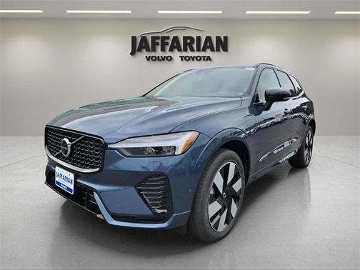 2025 Volvo XC60 Plug-In Hybrid T8 Plus
