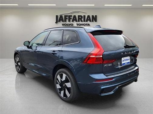 2025 Volvo XC60 Plug-In Hybrid T8 Plus