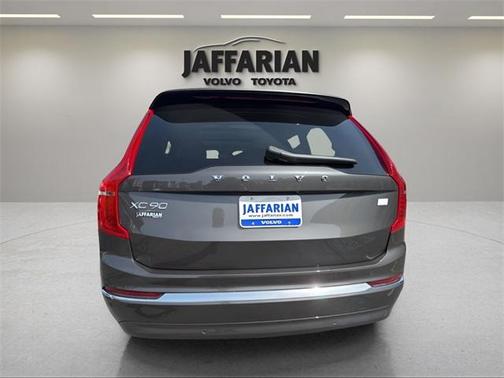 2024 Volvo XC90 Recharge Plug-In Hybrid T8 Ultimate Bright Theme 7-Seater