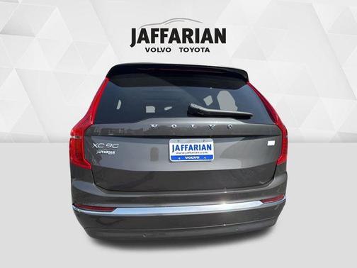 2024 Volvo XC90 Recharge Plug-In Hybrid T8 Ultimate Bright Theme 7-Seater