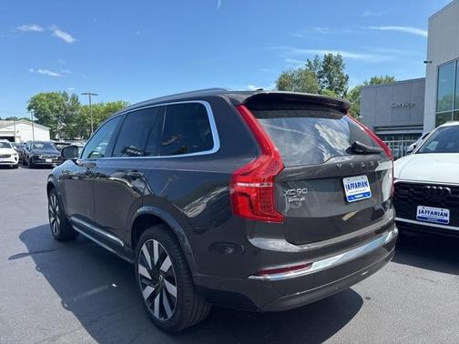 2024 Volvo XC90 Recharge Plug-In Hybrid T8 Ultimate Bright Theme 7-Seater