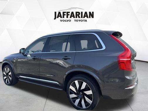 2024 Volvo XC90 Recharge Plug-In Hybrid T8 Ultimate Bright Theme 7-Seater
