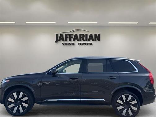 2024 Volvo XC90 Recharge Plug-In Hybrid T8 Ultimate Bright Theme 7-Seater