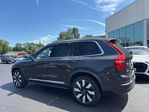 2024 Volvo XC90 Recharge Plug-In Hybrid T8 Ultimate Bright Theme 7-Seater