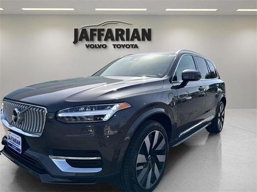 2024 Volvo XC90 Recharge Plug-In Hybrid T8 Ultimate Bright Theme 7-Seater