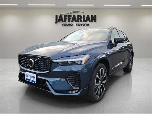 2025 Volvo XC60 B5 Plus