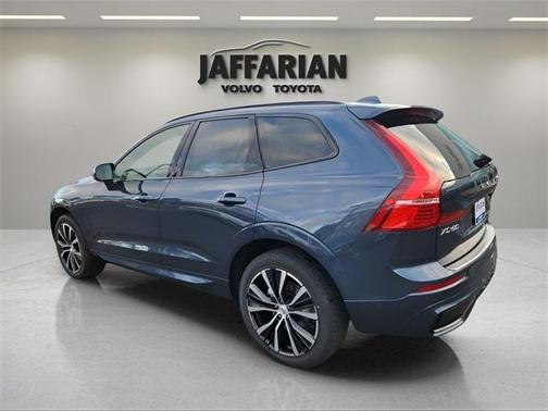 2025 Volvo XC60 B5 Plus