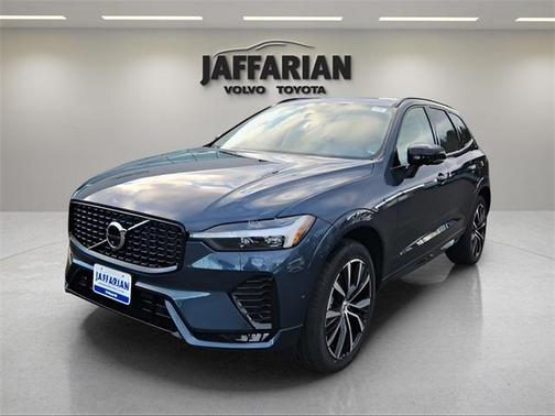 2025 Volvo XC60 B5 Plus