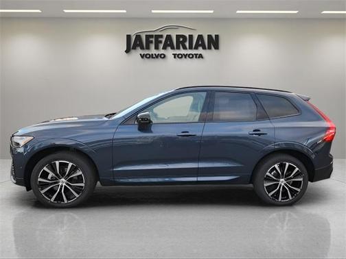 2025 Volvo XC60 B5 Plus