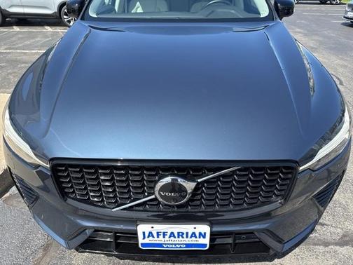 2024 Volvo XC60 Recharge Plug-In Hybrid T8 Plus Dark Theme