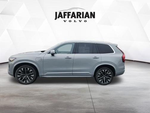 2026 Volvo XC90 Plug-In Hybrid T8 Plus 7-Seater