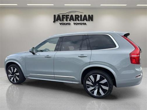 2024 Volvo XC90 Recharge Plug-In Hybrid T8 Plus Bright Theme 7 Passenger