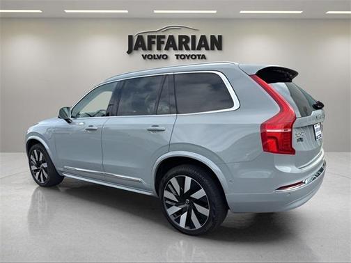 2024 Volvo XC90 Recharge Plug-In Hybrid T8 Plus Bright Theme 7 Passenger