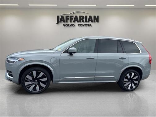 2024 Volvo XC90 Recharge Plug-In Hybrid T8 Plus Bright Theme 7 Passenger