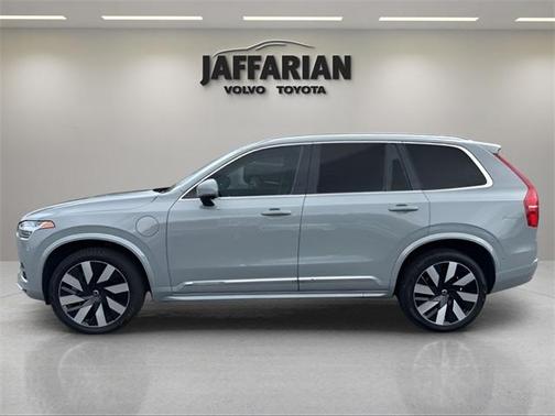 2024 Volvo XC90 Recharge Plug-In Hybrid T8 Plus Bright Theme 7 Passenger
