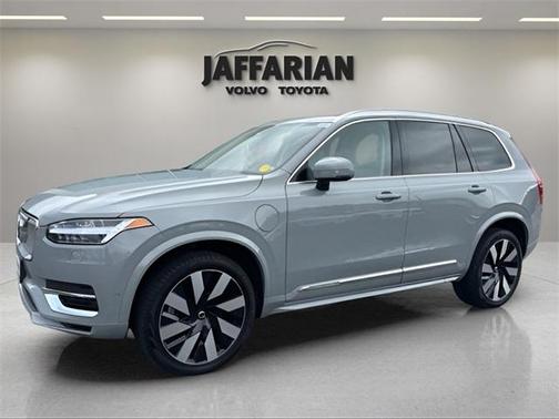 2024 Volvo XC90 Recharge Plug-In Hybrid T8 Plus Bright Theme 7 Passenger