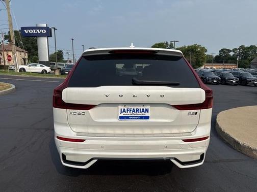 2026 Volvo XC60 B5 Plus