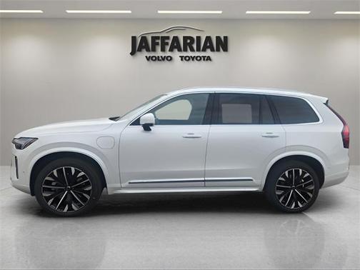 2025 Volvo XC90 Plug-In Hybrid T8 Ultra 7-Seater