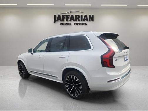 2025 Volvo XC90 Plug-In Hybrid T8 Ultra 7-Seater