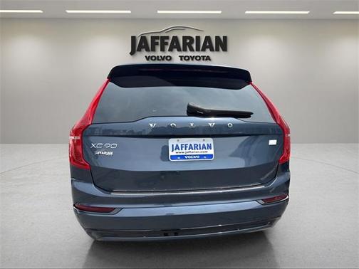 2022 Volvo XC90 Recharge Plug-In Hybrid T8 R-Design Extended Range 7P