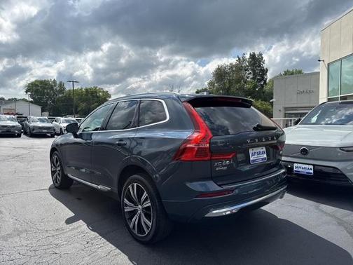 2023 Volvo XC60 B5 Plus Bright Theme