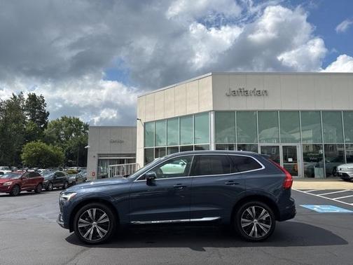 2023 Volvo XC60 B5 Plus Bright Theme