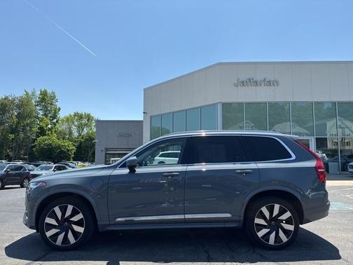 2023 Volvo XC90 Recharge Plug-In Hybrid T8 Ultimate 6-Seater