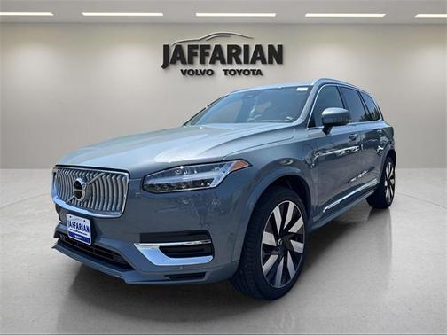 2023 Volvo XC90 Recharge Plug-In Hybrid T8 Ultimate 6-Seater