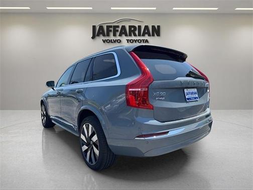 2023 Volvo XC90 Recharge Plug-In Hybrid T8 Ultimate 6-Seater