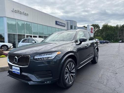 2022 Volvo XC90 T5 Momentum 7 Passenger