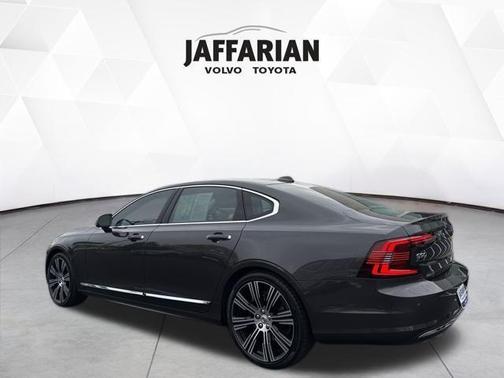 2022 Volvo S90 B6 Inscription