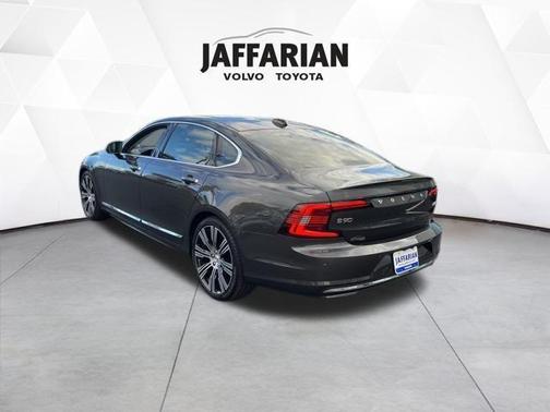 2022 Volvo S90 B6 Inscription
