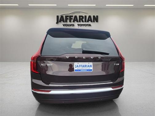 2025 Volvo XC90 Plug-In Hybrid T8 Plus 6-Seater